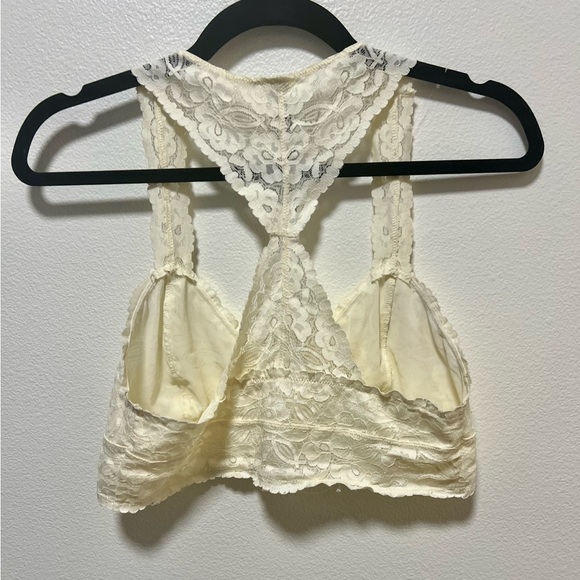 Ivory bralettes - Picture 2 of 3